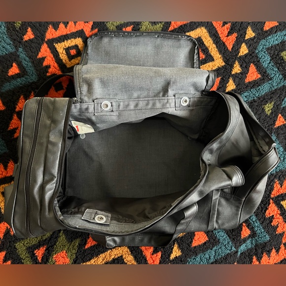 American Tourister Bag - Picture 6 of 6